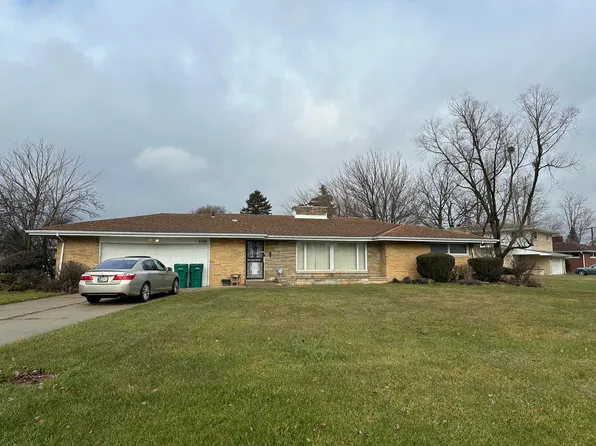 5585 Jackson St, Merrillville, IN 46410