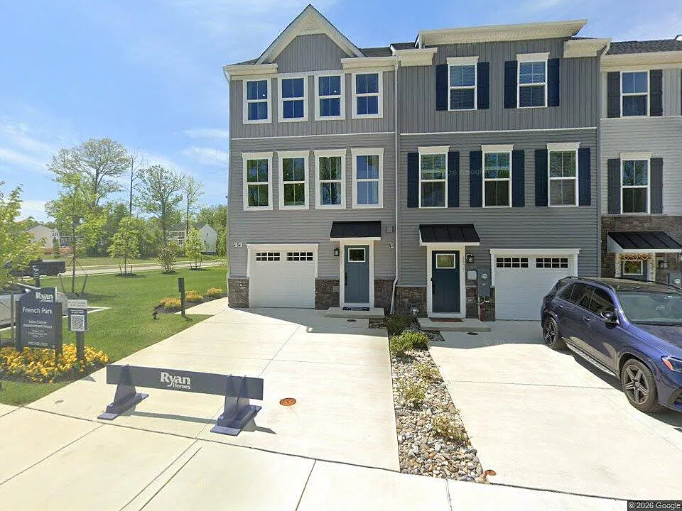 3 bed, 2100 sqft, $2,700 — Photo 1