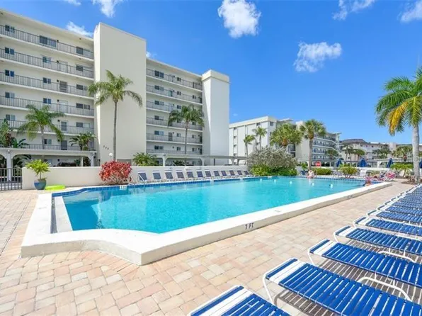 757 Beach Rd APT 300, Sarasota, FL 34242