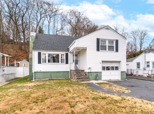 20 Glasser St, Norwalk, CT 06854