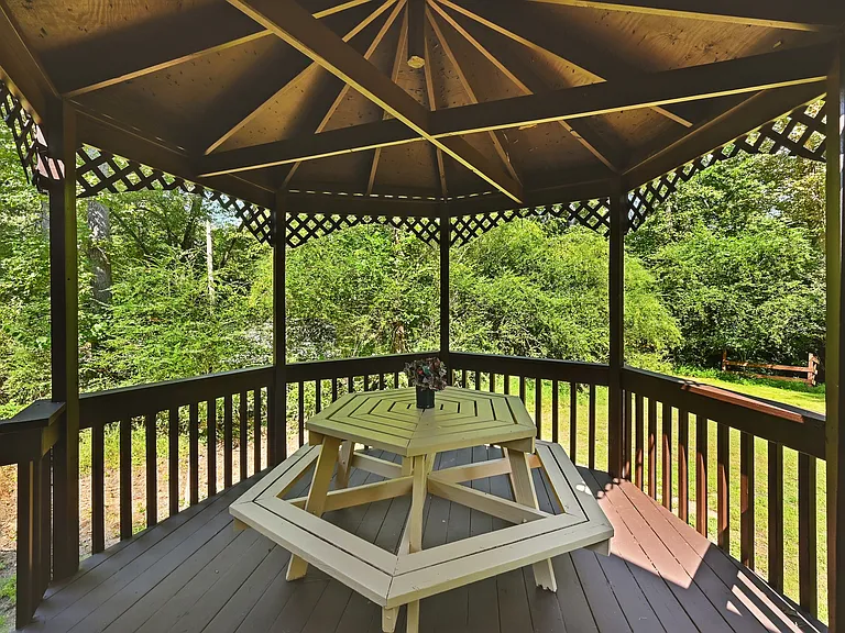 4002 Westfield Dr — Photo 44