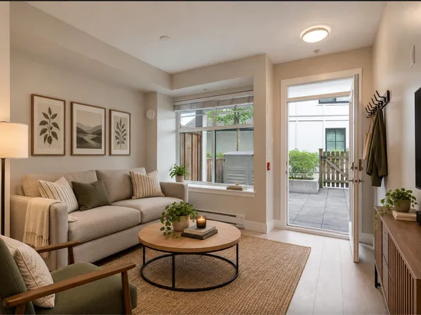 5152 Canada Way #13, Burnaby, BC V5E 0C3