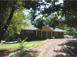 9200 Valley Ln SE, Huntsville, AL 35803