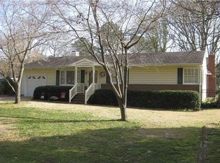 312 Riverside Dr, Yorktown, VA 23692