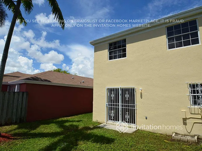 14002 SW 161st Ter — Photo 10