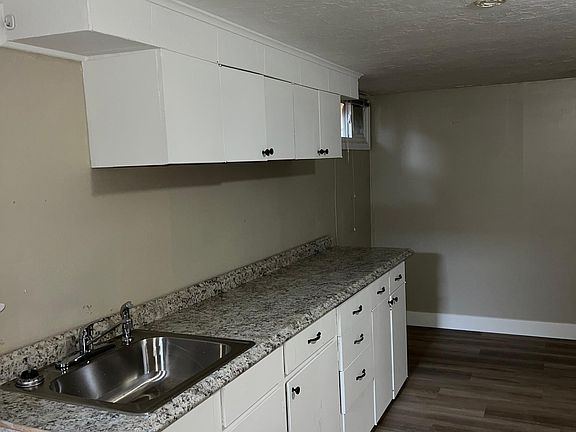 4th image of 140 N 18th Ave #B