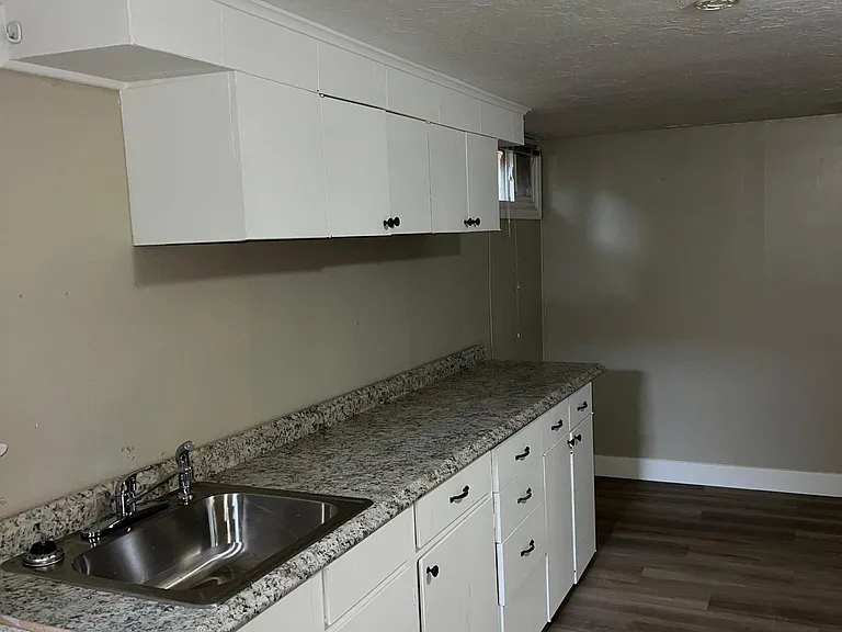 140 N 18th Ave #B — Photo 4