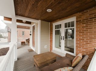 830 Hill Ave, Glen Ellyn, IL