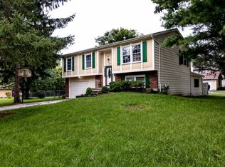 740 Chelsea Dr, Algonquin, IL 60102