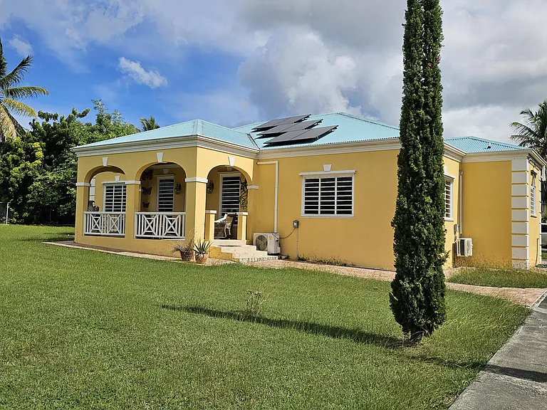 124 Sunset Rd — Photo 1