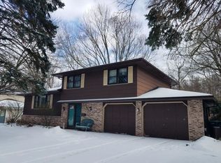 229 Fox Hall Dr, Rochester, NY 14609