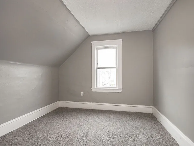 7411 Brinsmade Ave — Photo 16