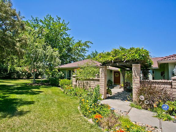 3rd image of 16327 W Diablo Ct