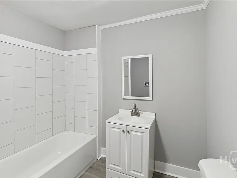 1224 E Bolton St — Photo 3