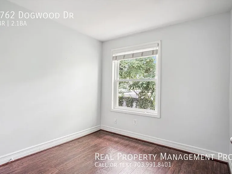1762 Dogwood Dr — Photo 16