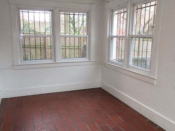 5th image of 2936 Saint Paul St