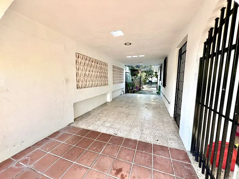 3 bed, 1.5 bath, $2,000 — Photo 2