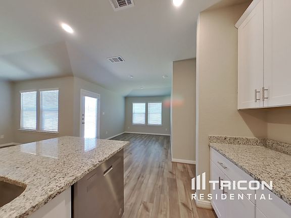 5th image of 13698 Paxton Blvd