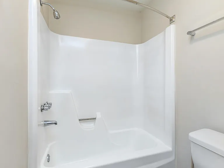 Chase Cove Apartments — Photo 133