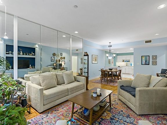 4th image of 208-32 Shearwater Ct BLDG 208 #32