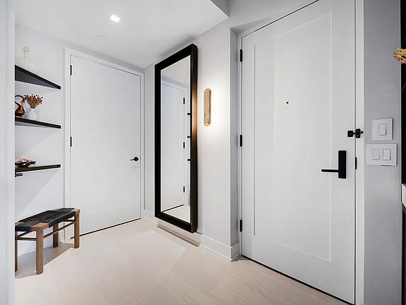 4th image of 55 W 17th St #1004