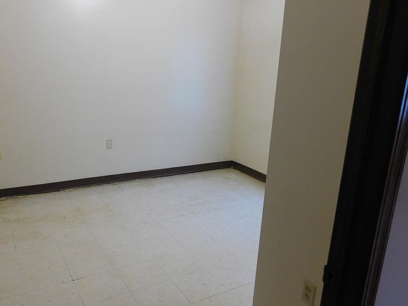 5th image of 629 Huehl Cir