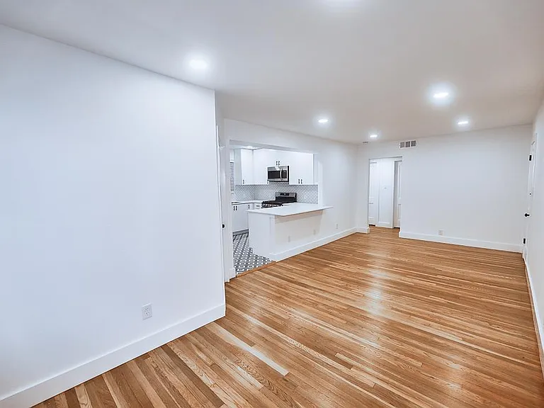 3300 Tom Green St #6 — Photo 9