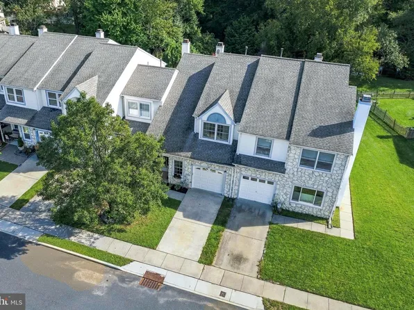 65 Shady Brooke Ln, Logan Township, NJ 08085