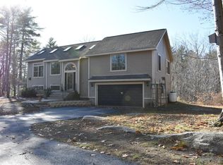 4 Forest Rd, Raymond, ME 04071