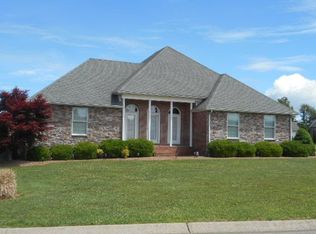 702 Glencrest Dr, Madisonville, KY 42431