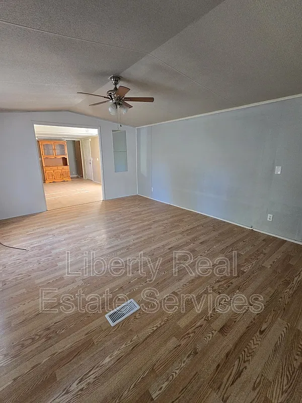 2 bed, 1.0 bath, 980 sqft, $995 — Photo 4