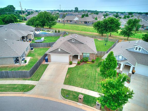 2nd image of 1208 SW 156th Ter