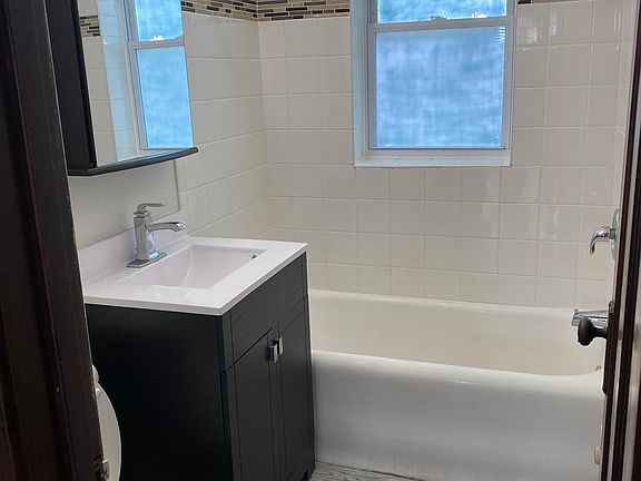 4th image of 3819 N Greenview Ave #76b90bbn0