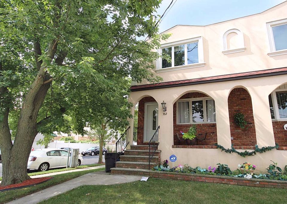 1st image of 382 Montreal Ave