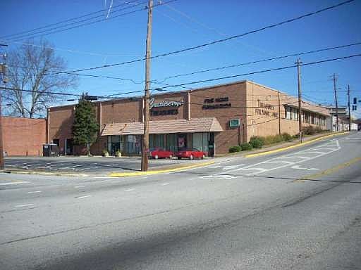 1st image of 305 Bradford St
