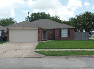 102 Clydesdale Ln, Victoria, TX 77904