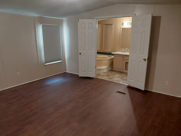 114 Goddard Rd — Photo 6