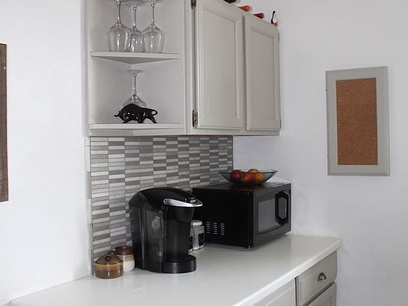 3rd image of 1118 Cypress St APT 2