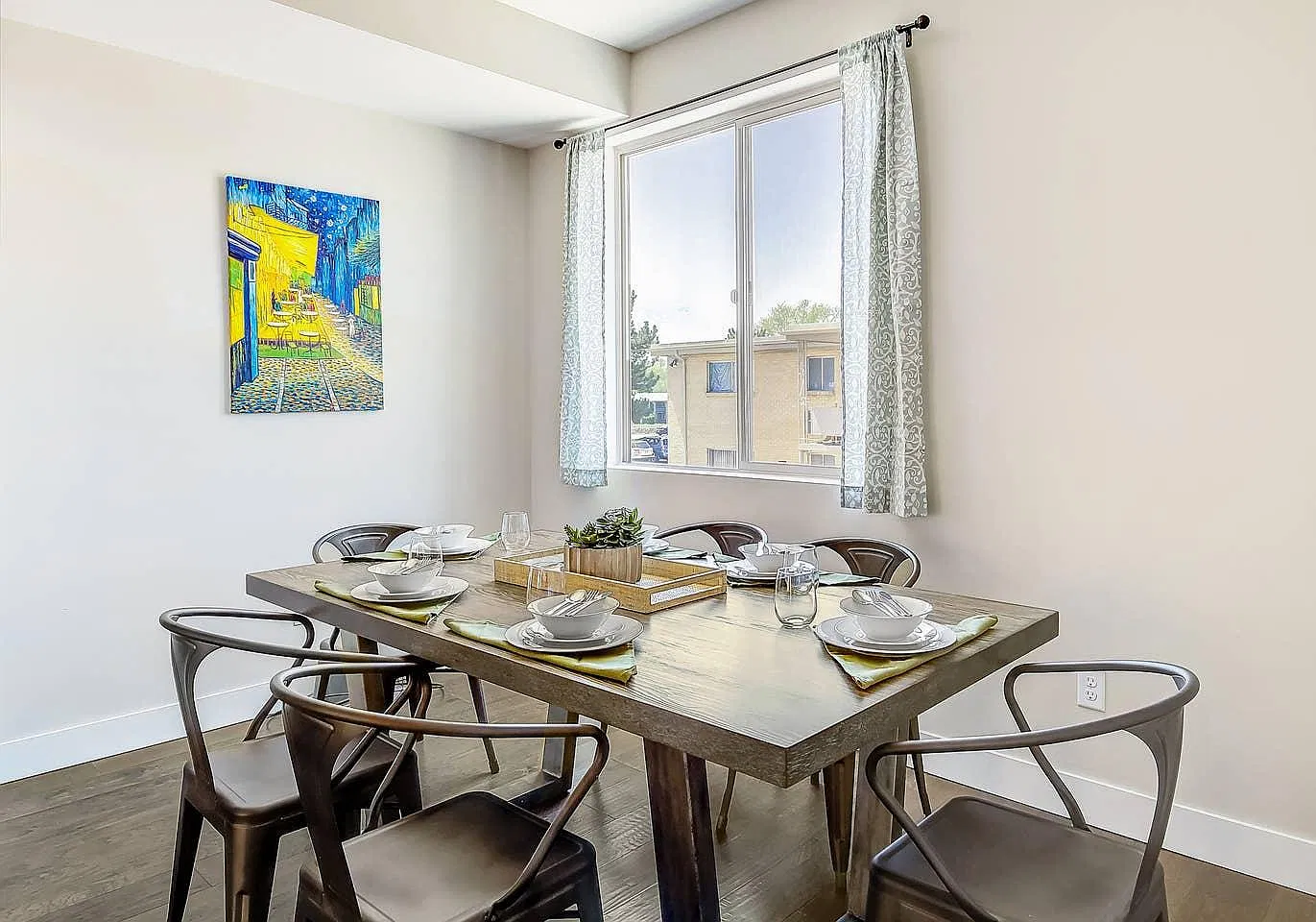 3 bed, 1811 sqft, $3,500 — Photo 4
