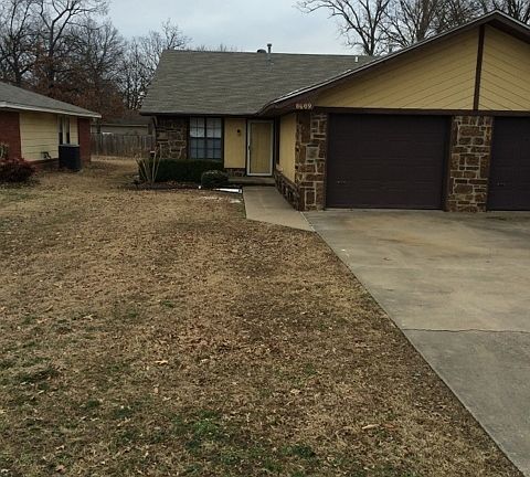 2nd image of 8609-8611 Southridge Dr #8609