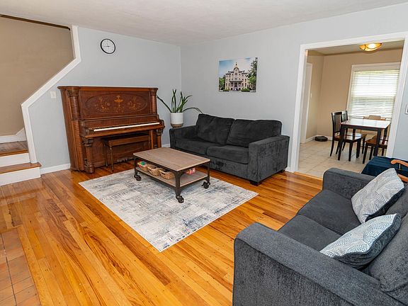 2nd image of 2202 Rockne Dr