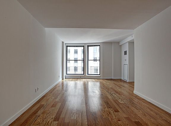 4th image of 37 Wall St APT 18b