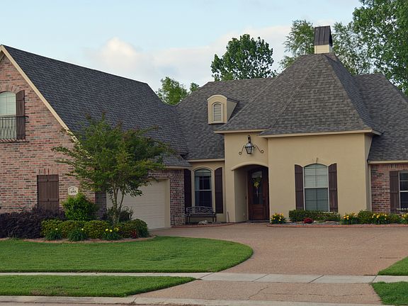 2nd image of 1055 Spanish Moss Cir