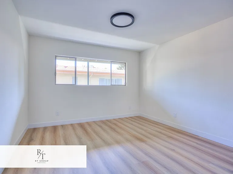 1032 S Golden West Ave #C — Photo 26