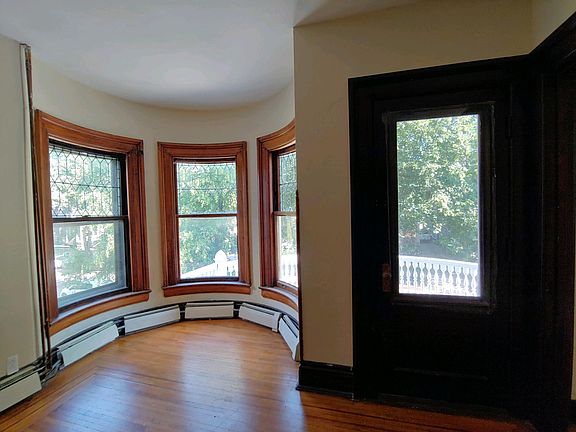 5th image of 138 Saint James Pl APT 2