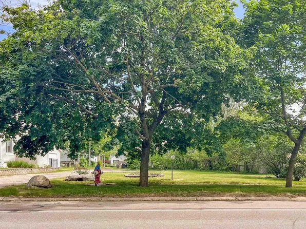 602 W Angela Blvd, South Bend, IN 46617