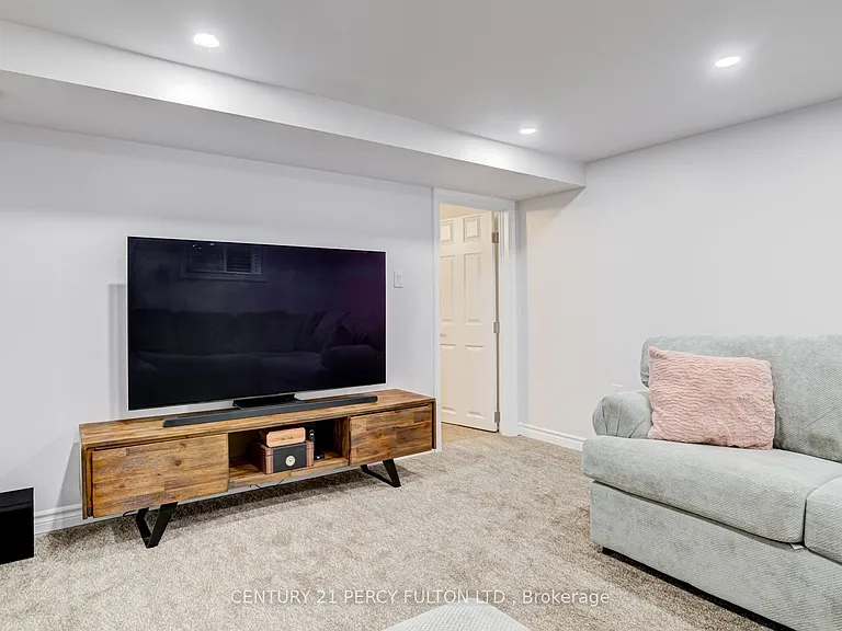 144 Taylor Ave #BASEMENT — Photo 10