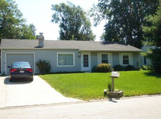 1412 Scottsdale Dr, Champaign, IL