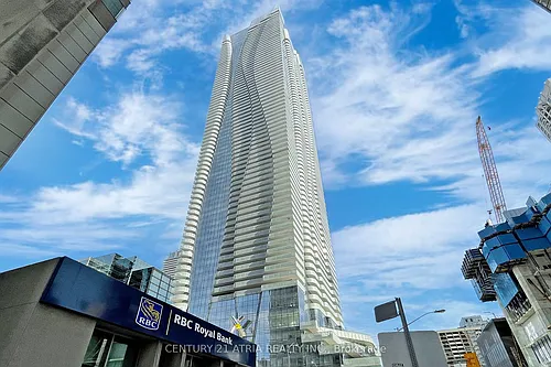 1 Bloor St E #3912 Photo 1