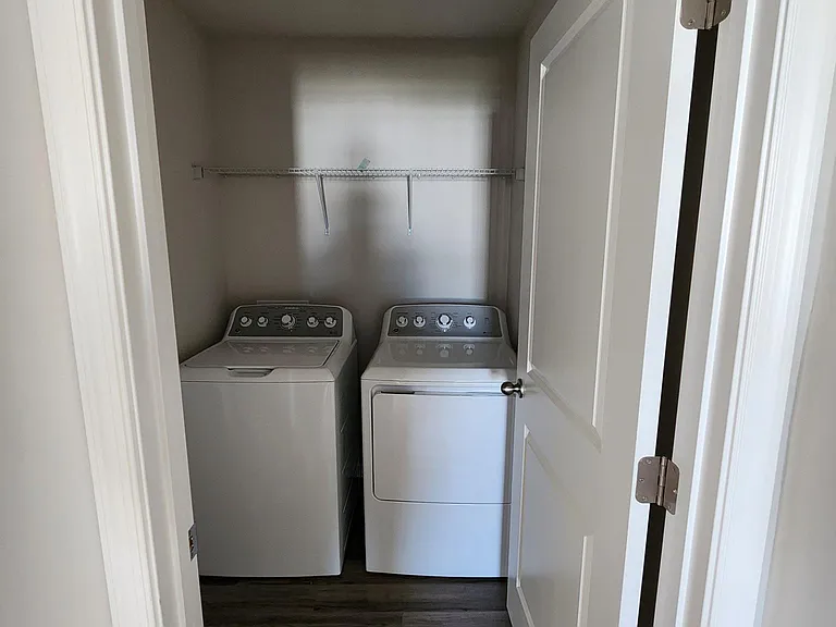 9760 Oak Grove Dr — Photo 22
